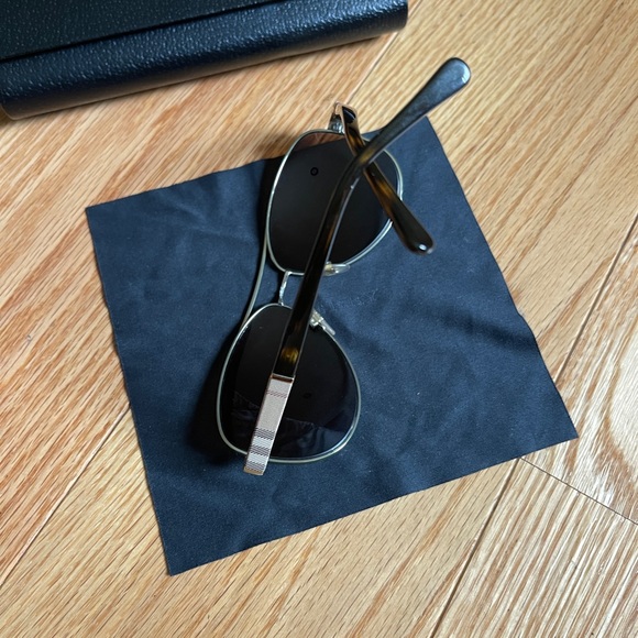 Burberry Sunglasses | excellent condition - Picture 4 of 7